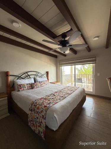 Dmytri's Original La Fonda Restaurant & Hotel