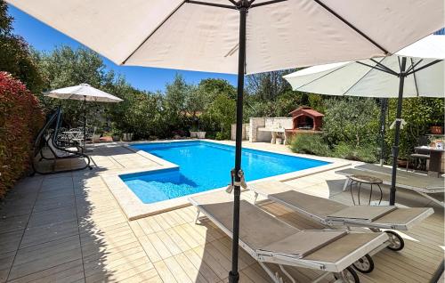 Peldbaseins, Beautiful Home In Porec in Veleniki