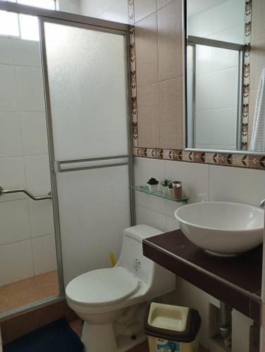Casa en condominio in Moche