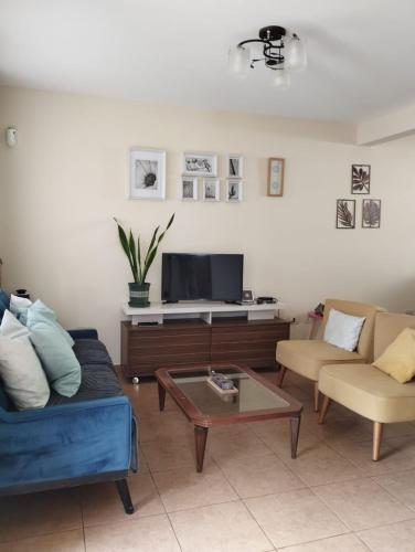 Casa en condominio in Moche