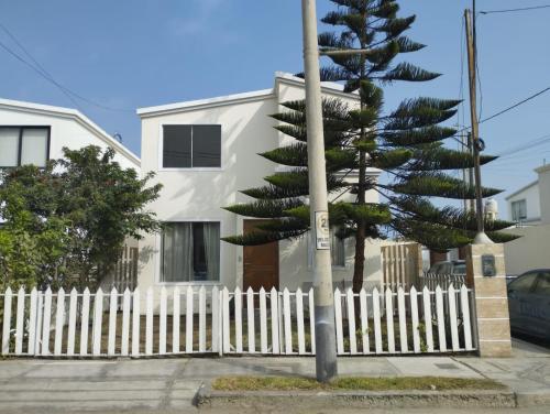 Casa en condominio in Moche