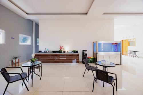 숙소 외관, OYO 플래그십 1308 다르모 레지던스 (Darmo Residence) in 반둥 공항