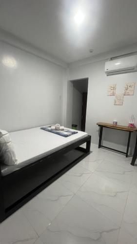 Belga Boarding House in Guimaras sala