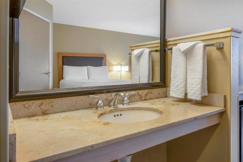 Best Western Plus Ocean View Resort - image 43