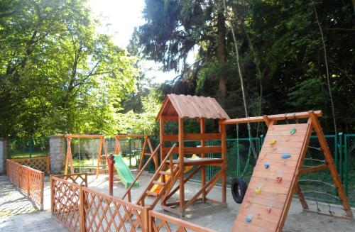 Pokoje Gościnne Standard – Jastrzebia Gora, NY