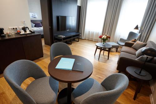 Tower Suite image 5