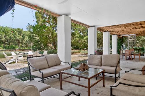 Sunny Pointe home in Debidue Island (SC)