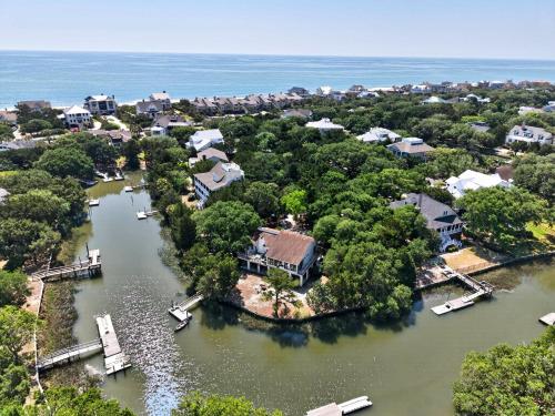 Sunny Pointe home in Debidue Island (SC)