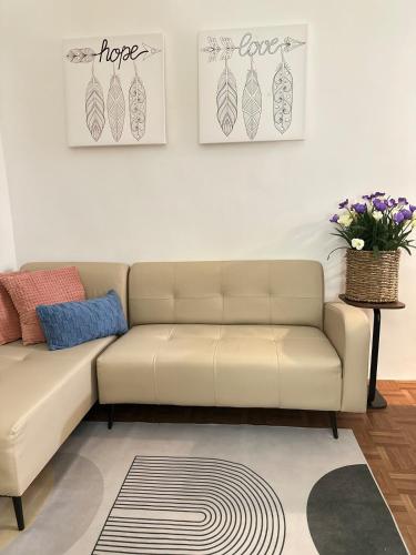 Mellow Place Staycation – khách sạn tại Naic