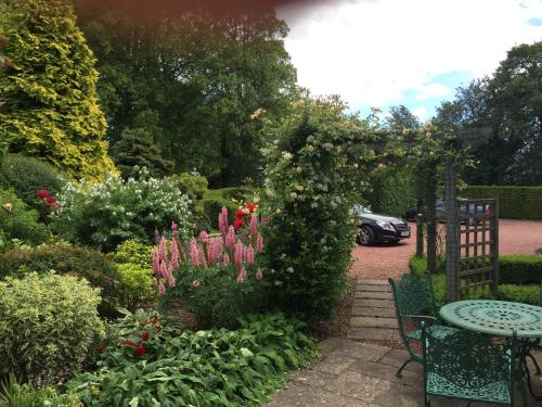 West Acre House - image 13