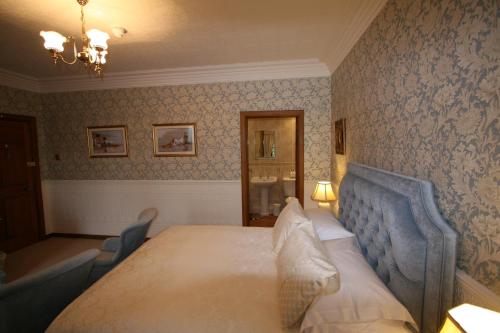 West Acre House - image 2