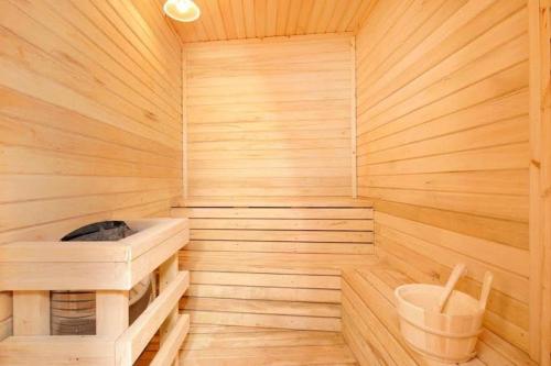Sauna, Achuza Bamarom in Safed
