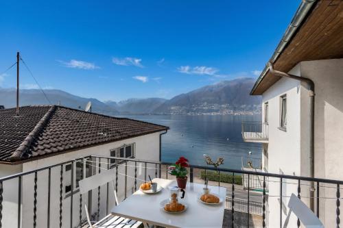 Garden on the lake 2 - Happy Rentals – khách sạn tại Vira