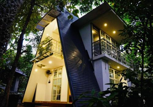 Poomala Holiday Village