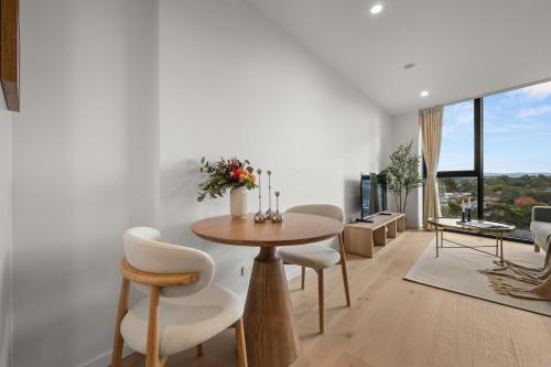 Stylish 1-Bedroom Gem a 6-Minute Walk to Westfield with Parking in 坎培拉