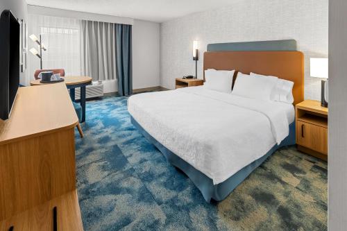 Hampton Inn Duluth-Canal Park - image 30