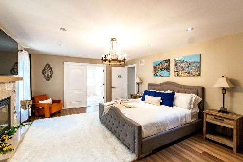 Modern Villa with Sauna, Pool & Panoramic Views in Bushkill, Pennsylvania in Bushkill (PA)