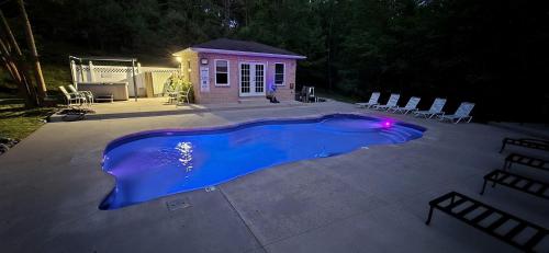 Modern Villa with Sauna, Pool & Panoramic Views in Bushkill, Pennsylvania in Bushkill (PA)