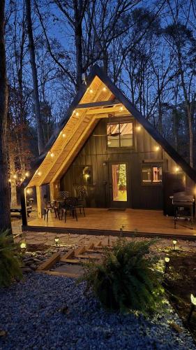 Peaceful A-Frame Cabin with Riverfront Sandbars near Carlton, Georgia