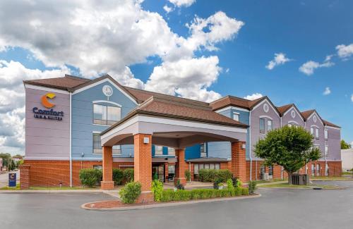 Comfort Inn & Suites Saint Louis Lafayette Square