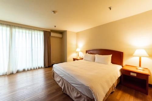 room detail thumbnail 0