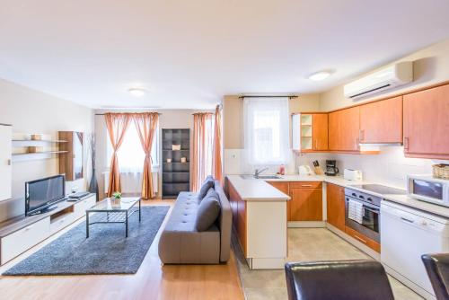 Locust Tree Aparthotel - image 14