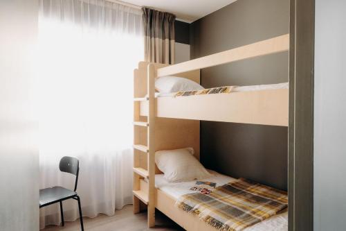 2 bedrooms, 3 beds