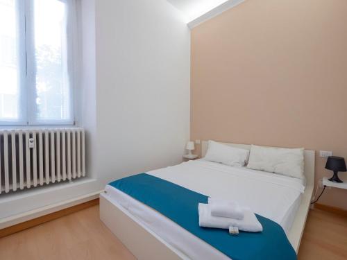 Xenia - 2 rooms apt in Via Melloni 40