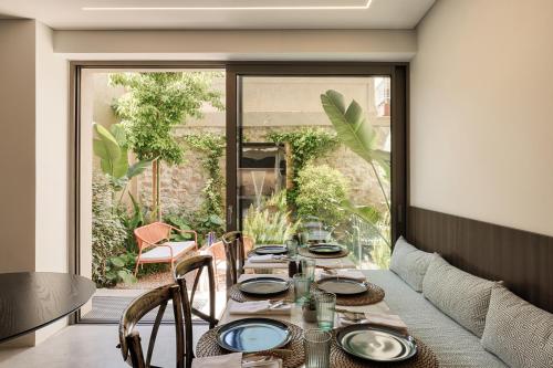 THE NIXON Luxury Suites and Apartment Hotel, Афины