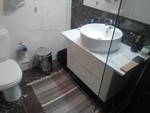 Luxury Semi-Basement Suite Athens - image 12