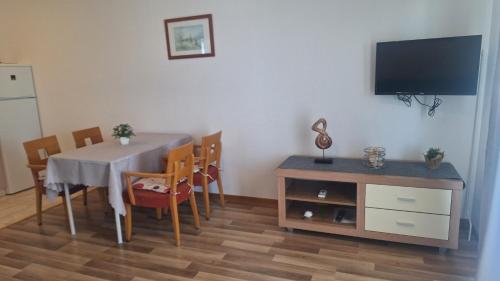 Apartments Nikola Caska 5