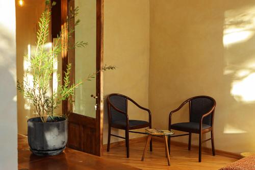 Central Tbilisi Cozy Studio Apartment - by Wehost in Tbilisi