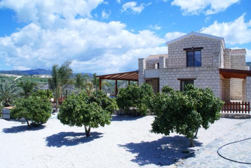 Stephanie Villa in Simou