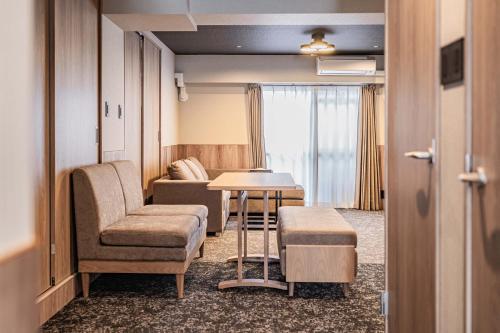 Apartment Hotel 11 Shinsaibashi 4 - Tap to explore photos
