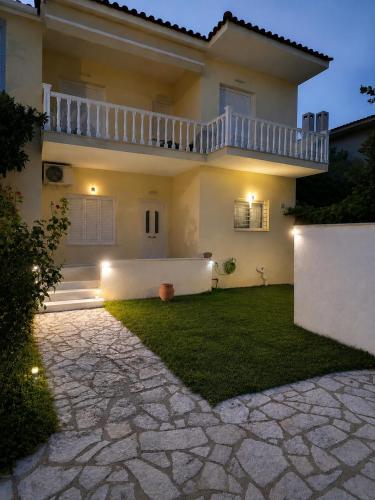 ALIO Seaside Maisonette, Steps from Diakopto Beach gîte à louer Diakoptó