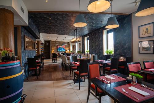 Restaurant, Imola Udvarhaz Hotel in Eger
