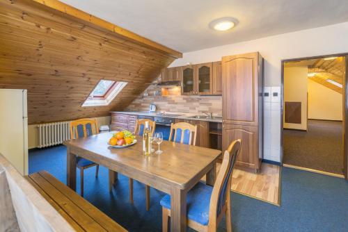 Konyha, Horska chata Zelene Udoli in Abertamy