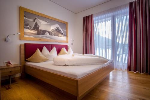 3 bedrooms, 4 beds