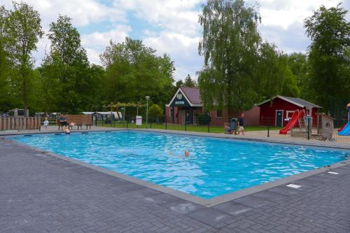 Vakantiepark 't Urkerbos - Kabouterhuisje 5