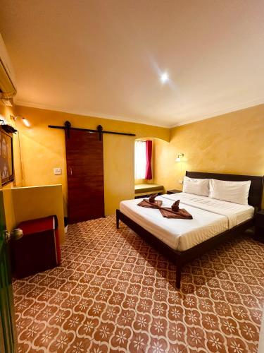 room detail thumbnail 1