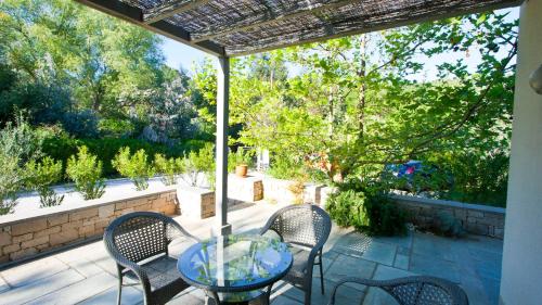  Feebles Garden House, Spathies in Kalogria