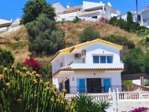 Casa Leo holiday villa