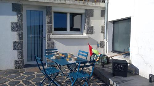 Studio cosy proche bourg et plages tout équipé – khách sạn tại Plouhinec