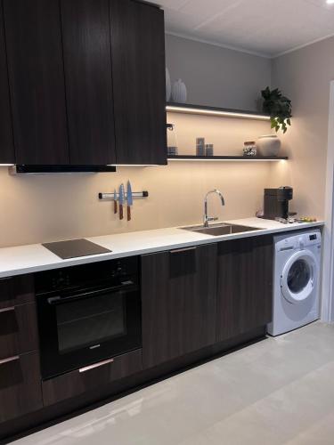 Cozinha, East Apartment in Egilsstadir