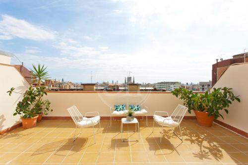 Cozy apartment with terrace & views Sagrada Familia, Барселона