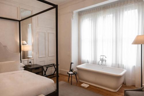 âmé by NOAH Room Type - King Room with Garden View