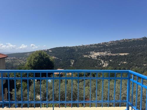 Maison Bleue - Chalet Duplex Mountain Escape in Ehden
