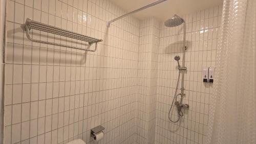 Norns Silom Cafe & Stay - image 6