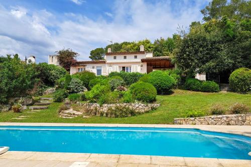 Maison Golf Piscine privée Jardin CLIM Terrasse Sécurisé - BENAKEY