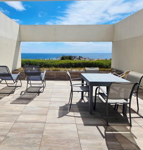 SUPERBE APPARTEMENT - VUE MER PANORAMIQUE et PISCINE